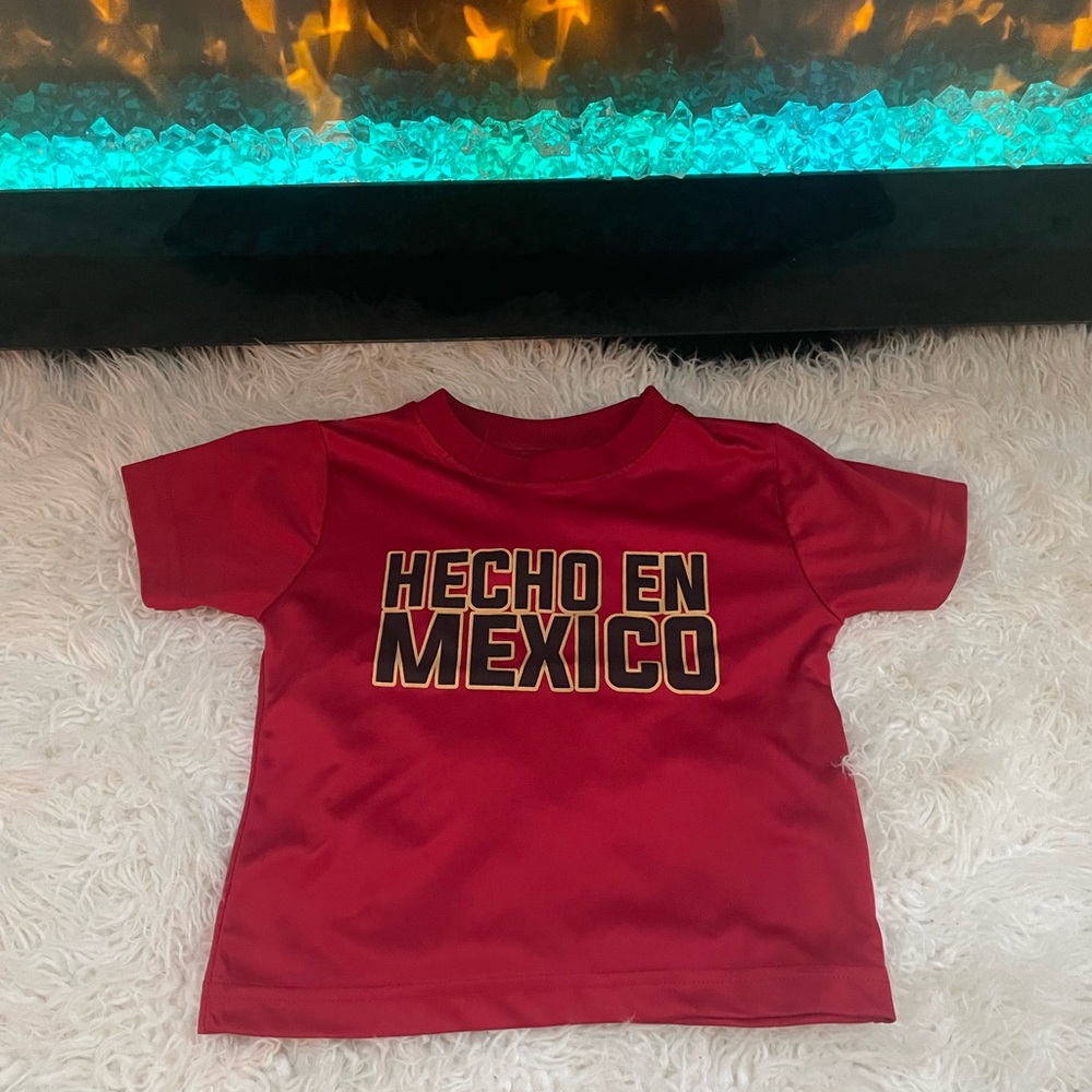 Kids shirt “Hecho en Mexico” 🇲🇽 size 2T